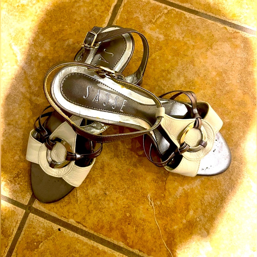 SASSE Black and White Sandals with Strappy Design